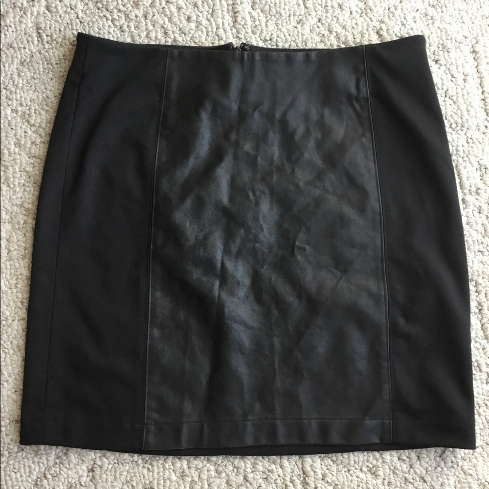Banana Republic Skirt                         NWT